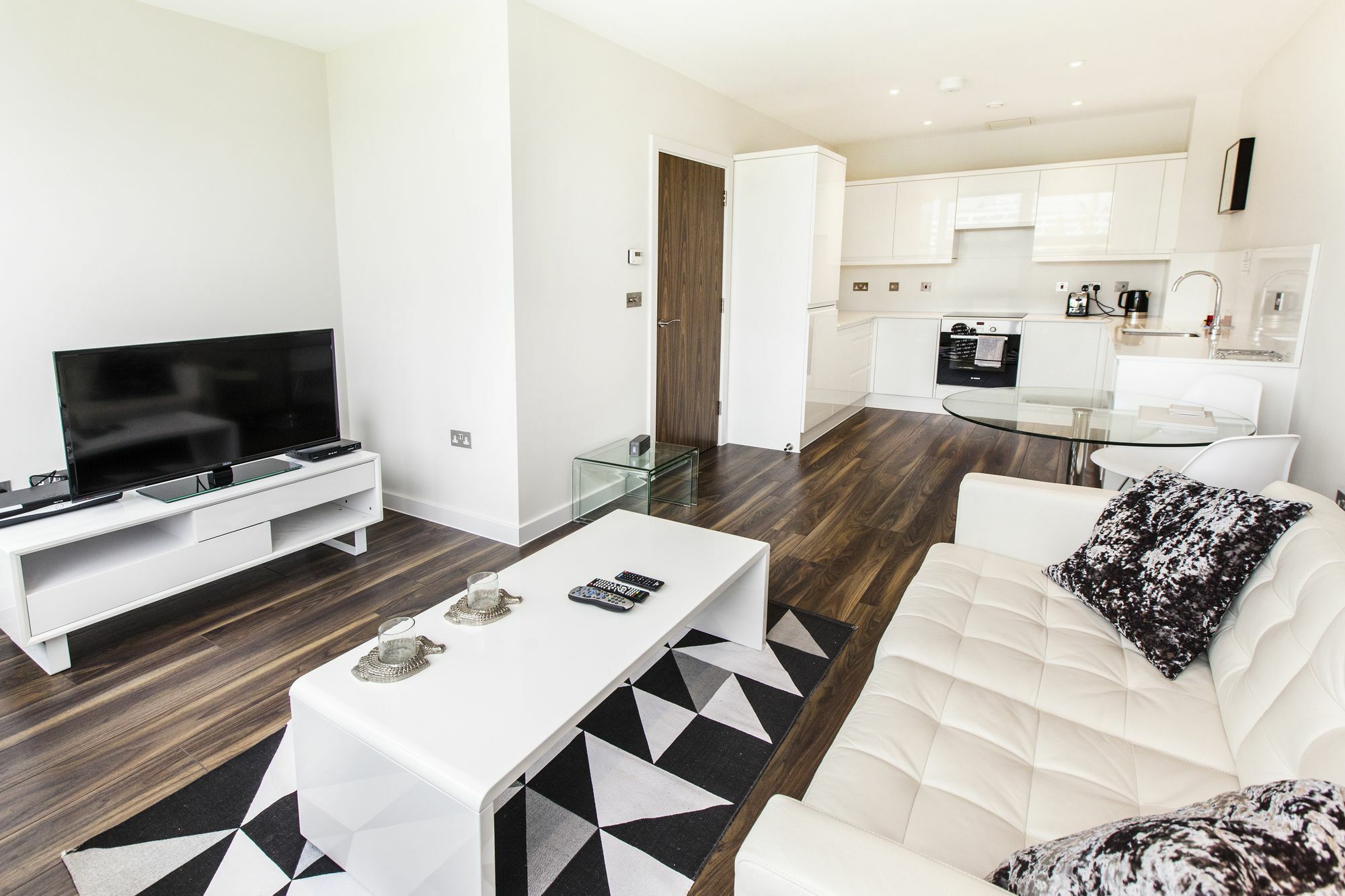 City Stay Apartments - Centro Milton Keynes Exteriör bild